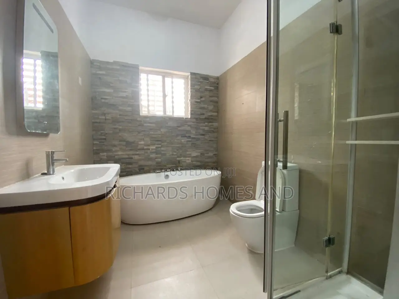 3bdrm Apartment in Banana Island for rent in Banana Island