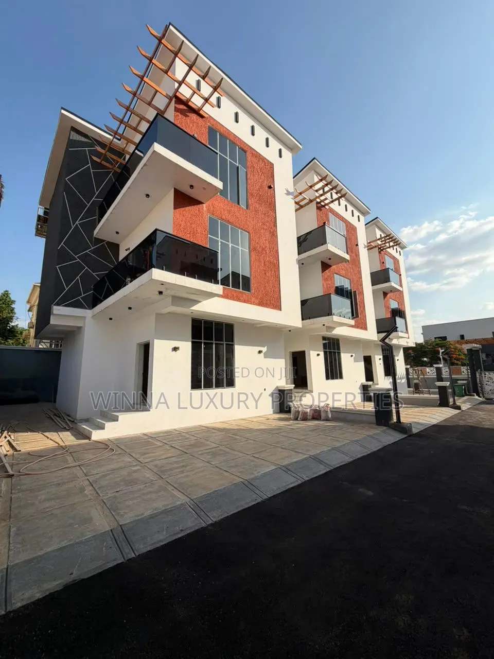4bdrm Townhouse/Terrace in Utako for sale in Utako