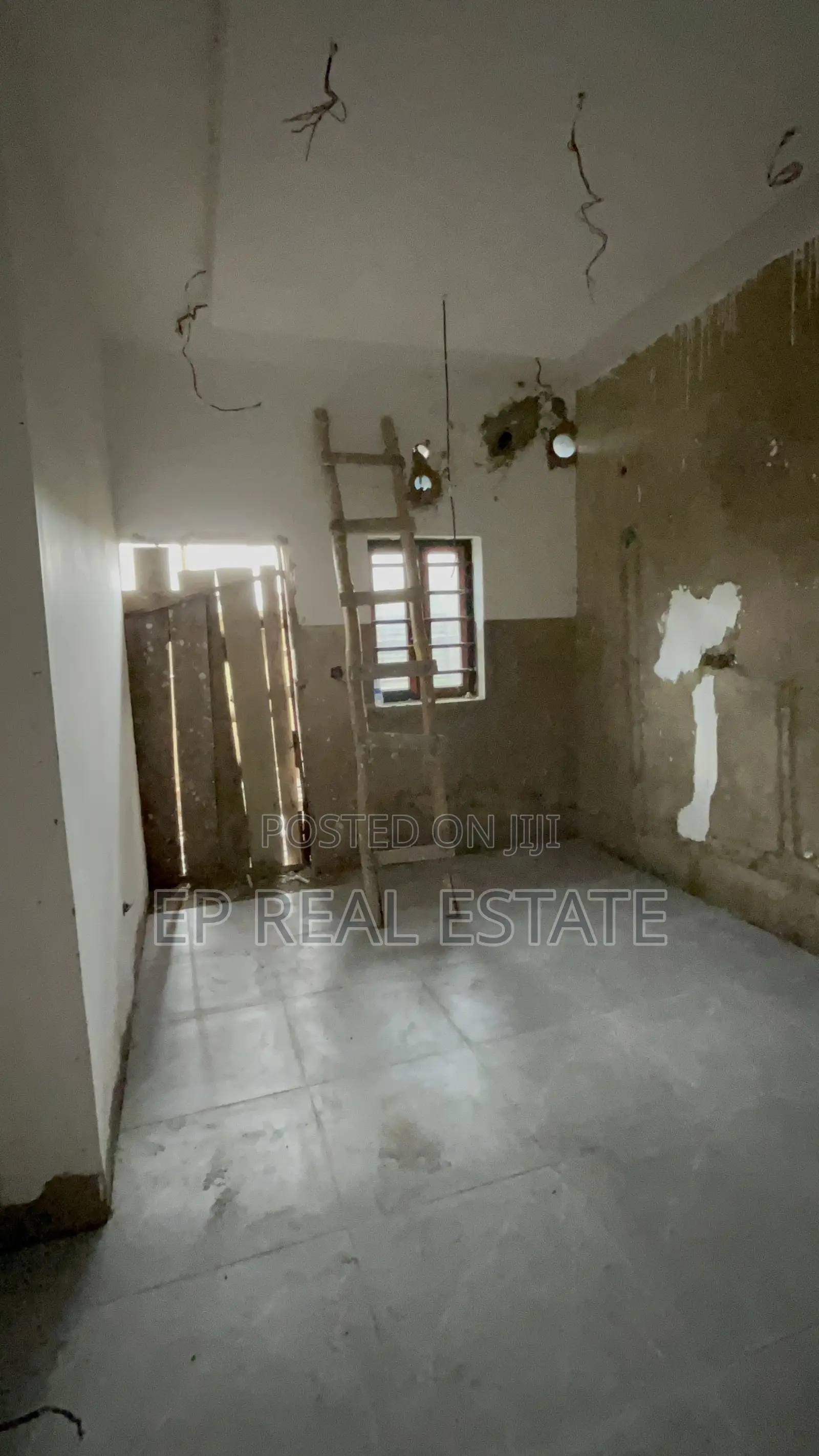4bdrm House in Apo Resettlement for sale in Apo Resettlement