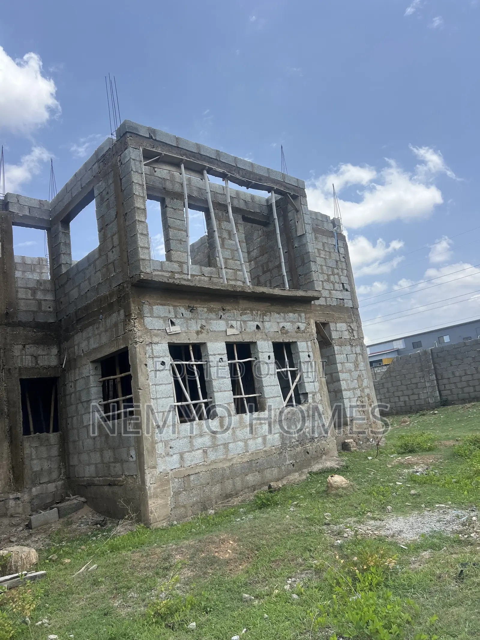 4bdrm Duplex in Lugbe for sale in Sabon Lugbe