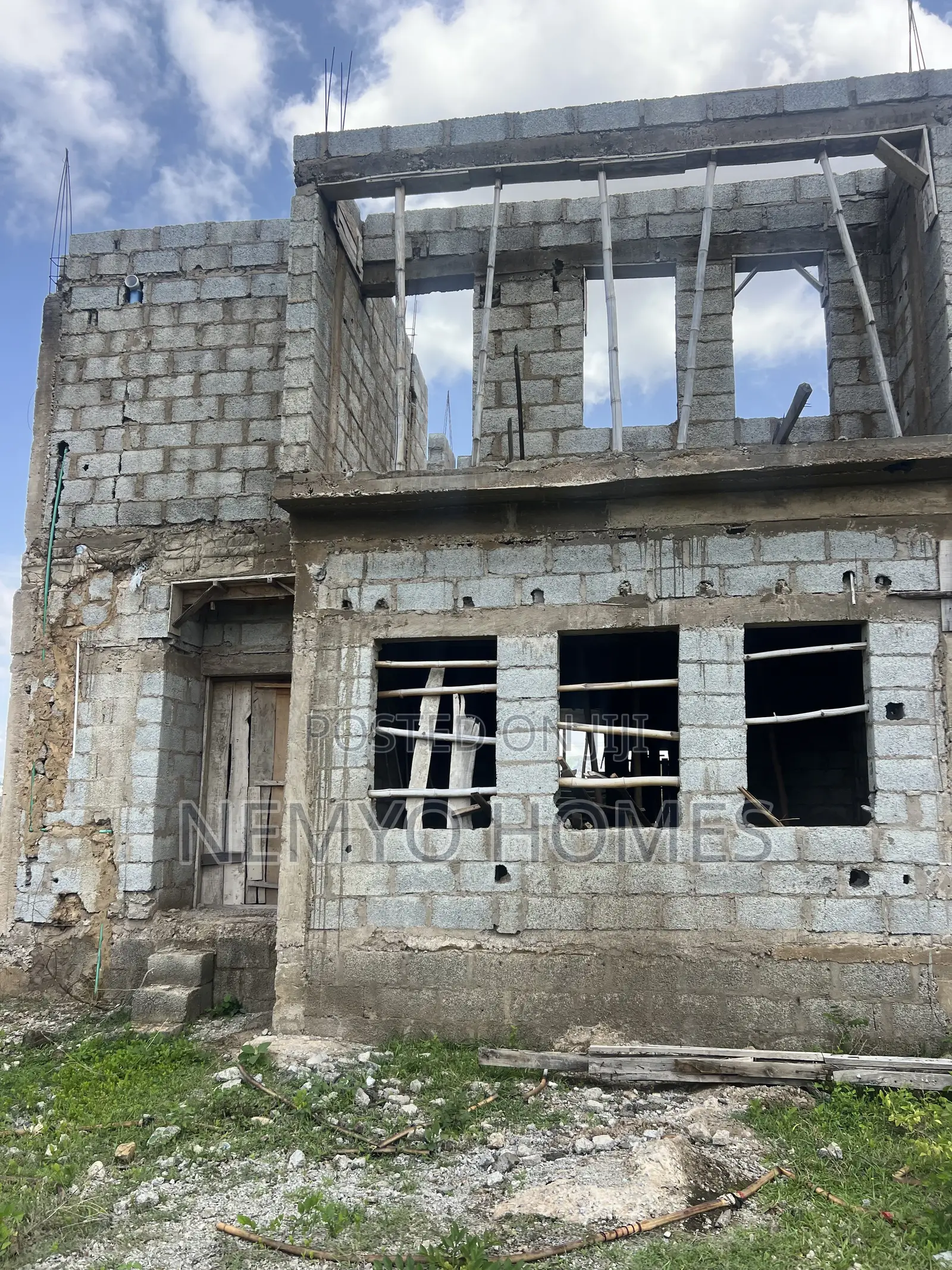 4bdrm Duplex in Lugbe for sale in Sabon Lugbe