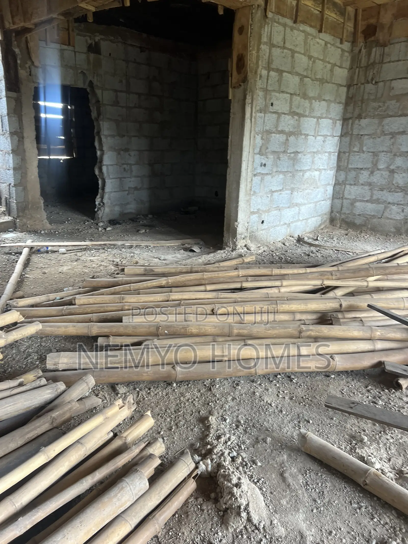 4bdrm Duplex in Lugbe for sale in Sabon Lugbe