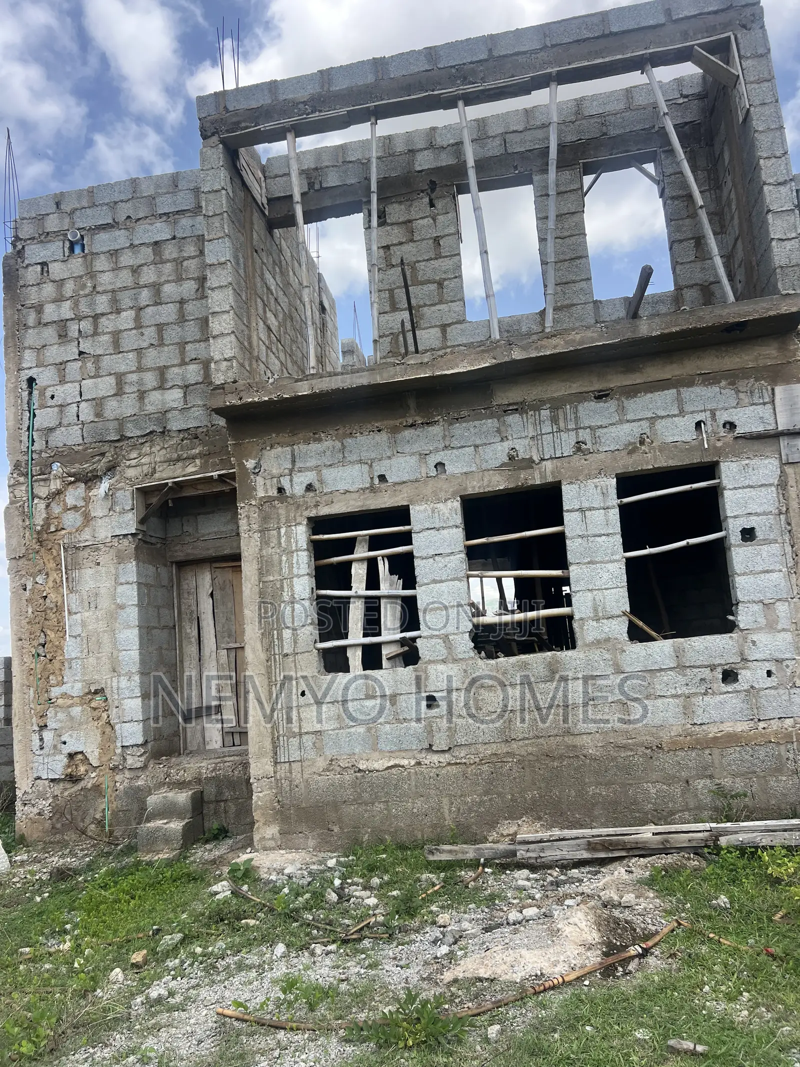 4bdrm Duplex in Lugbe for sale in Sabon Lugbe