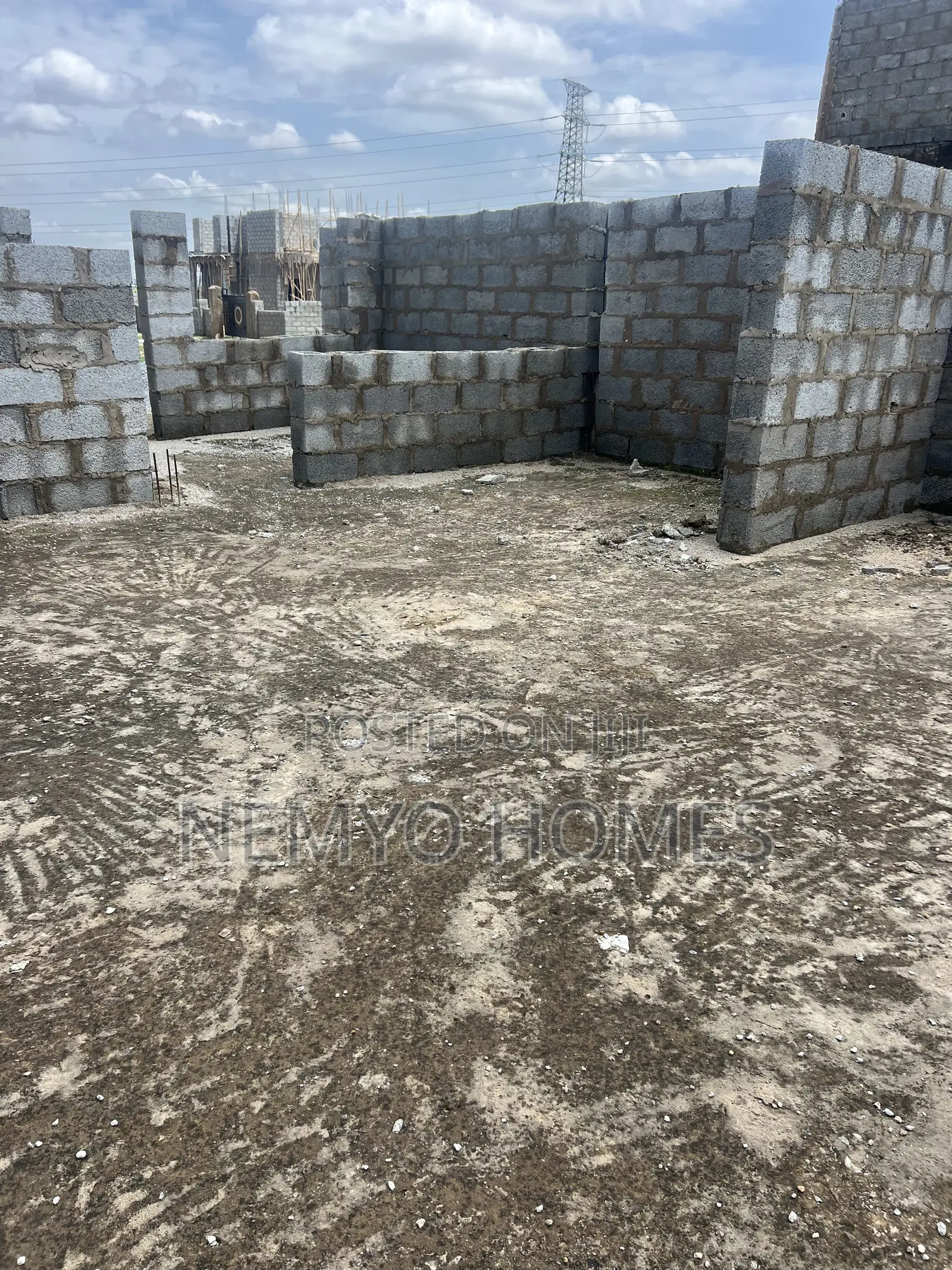 4bdrm Duplex in Lugbe for sale in Sabon Lugbe