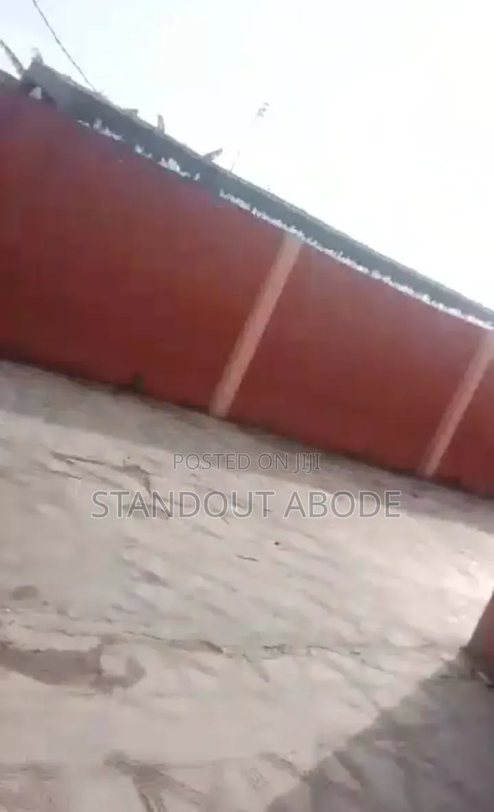 3bdrm Block of Flats in Good Location, Ijegun for sale in Ijegun