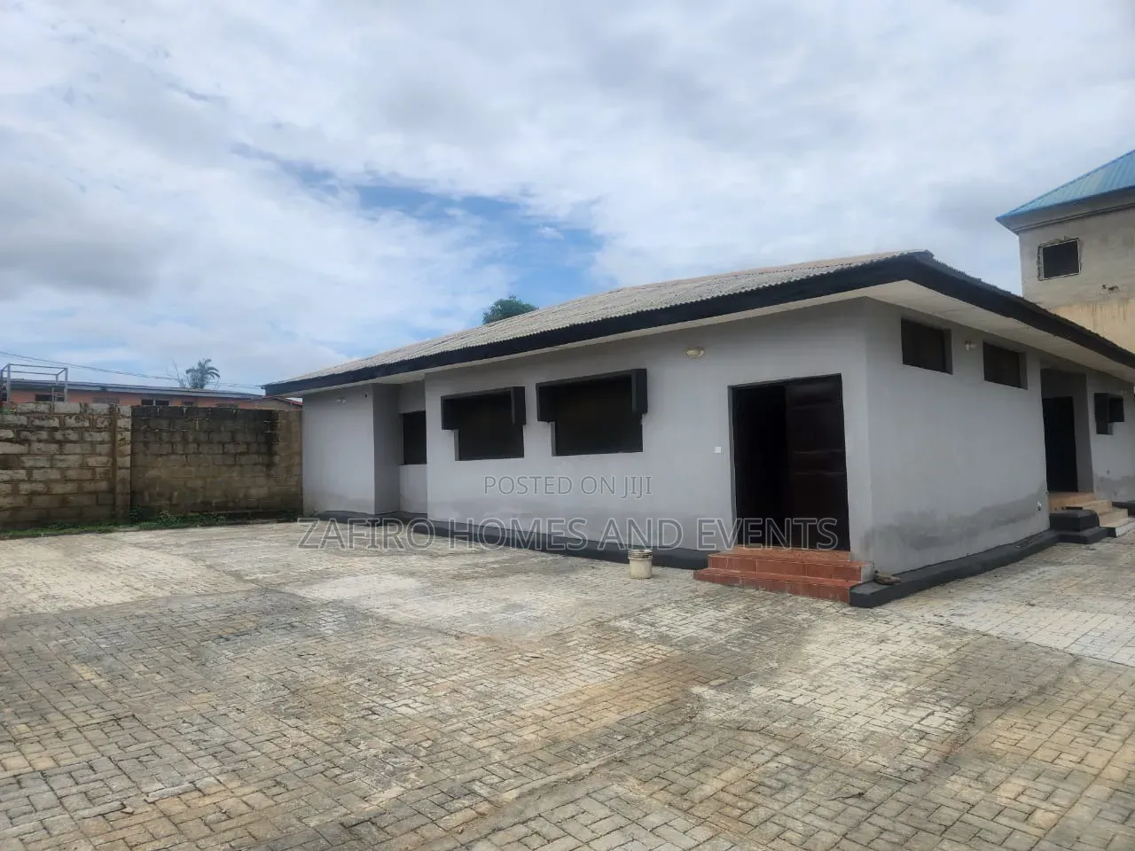 3bdrm Bungalow in Near Meridiean, Akala Express for rent in Akala Express
