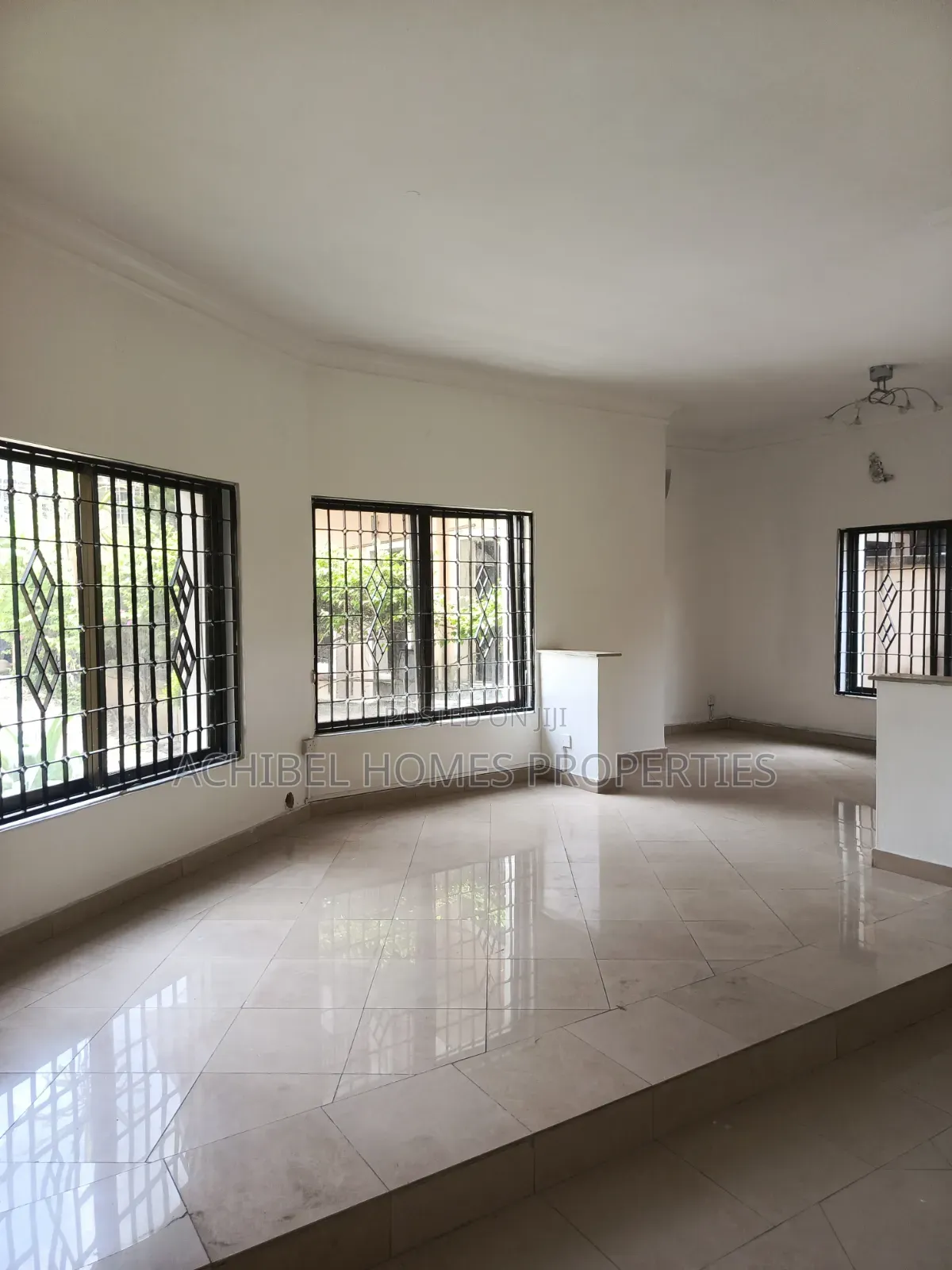 4bdrm Duplex in Off Admiralty Way, Lekki Phase 1 for rent in Lekki Phase 1