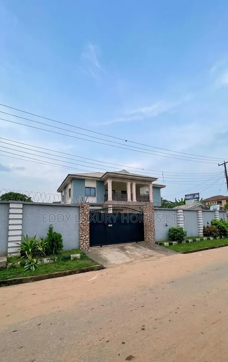 6bdrm Duplex in Good Land for sale in Uyo