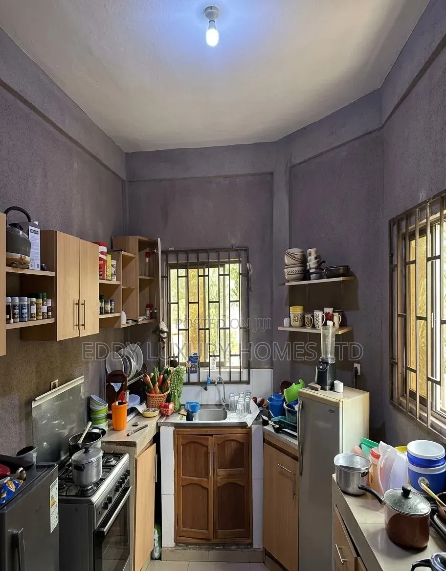 6bdrm Duplex in Good Land for sale in Uyo
