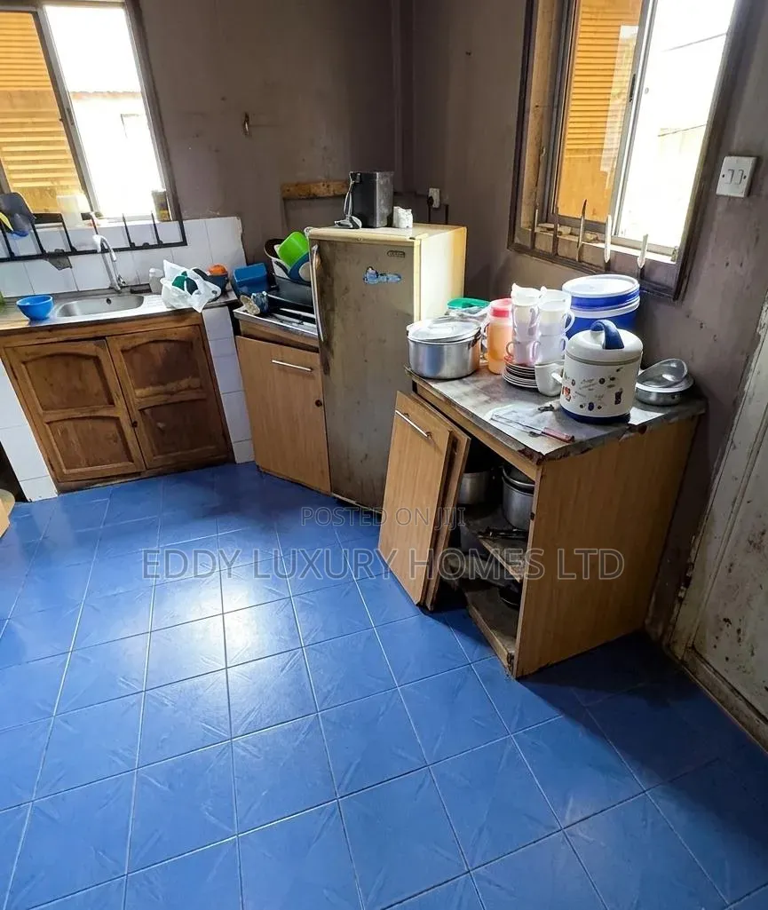 6bdrm Duplex in Good Land for sale in Uyo