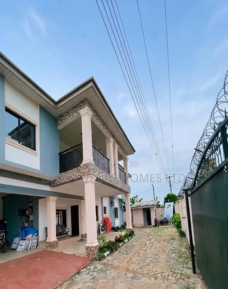 6bdrm Duplex in Good Land for sale in Uyo