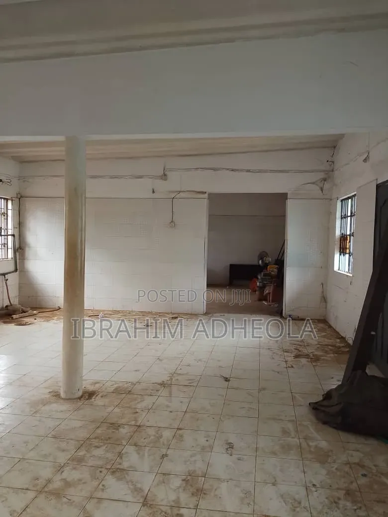 Lease
Locat 
Mini Warehouse Space Suitable for Production, Storage E in Egbeda