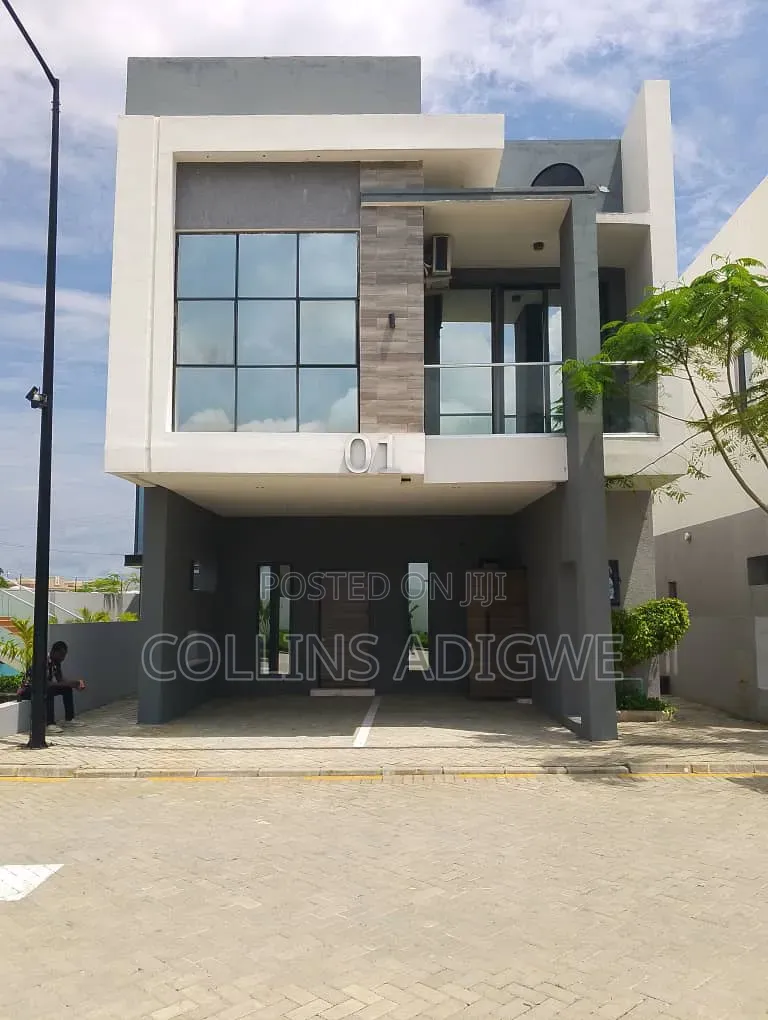 4bdrm Duplex in Service Estate for sale in Abraham Adesanya Estate