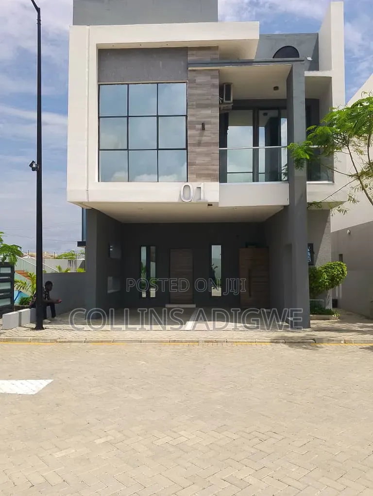 4bdrm Duplex in Service Estate for sale in Abraham Adesanya Estate