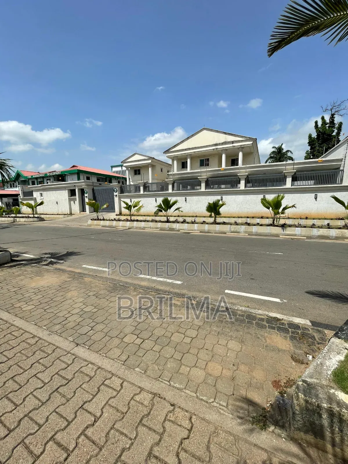 18bdrm Duplex in 18Bedroom For Rent, Wuse 2 for sale in Wuse 2
