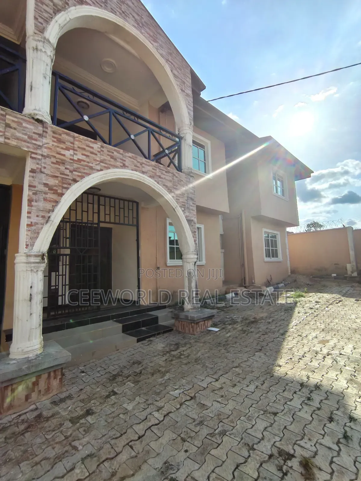3bdrm Apartment in Olakunle Akala for rent in Akala Express