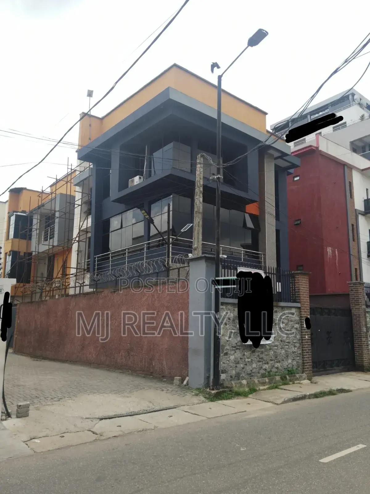 4 Bedroom Fully Detached Duplex for Commercial Use in Ikeja GRA