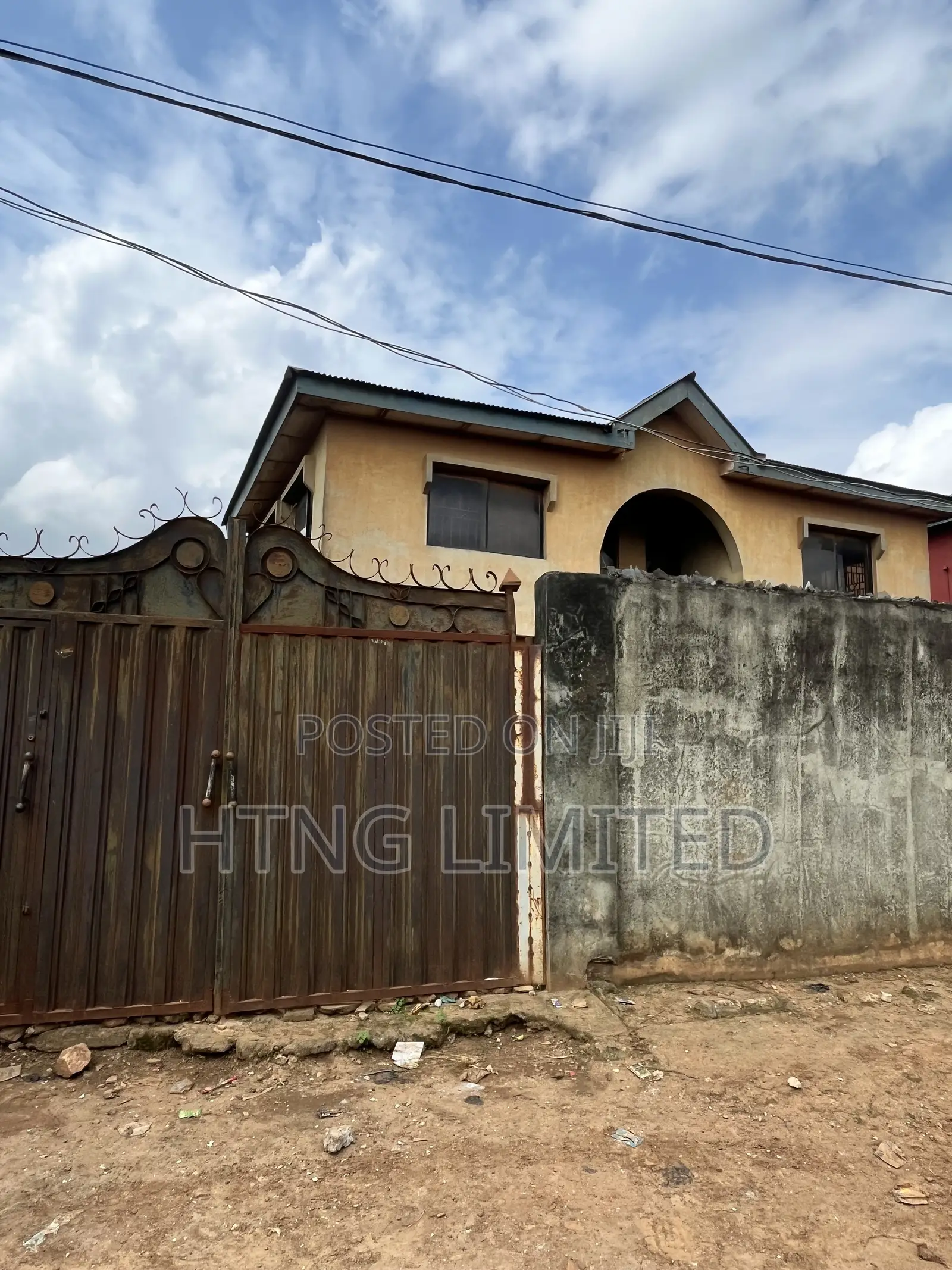 3bdrm Block of Flats in Igbogbo for sale in Igbogbo