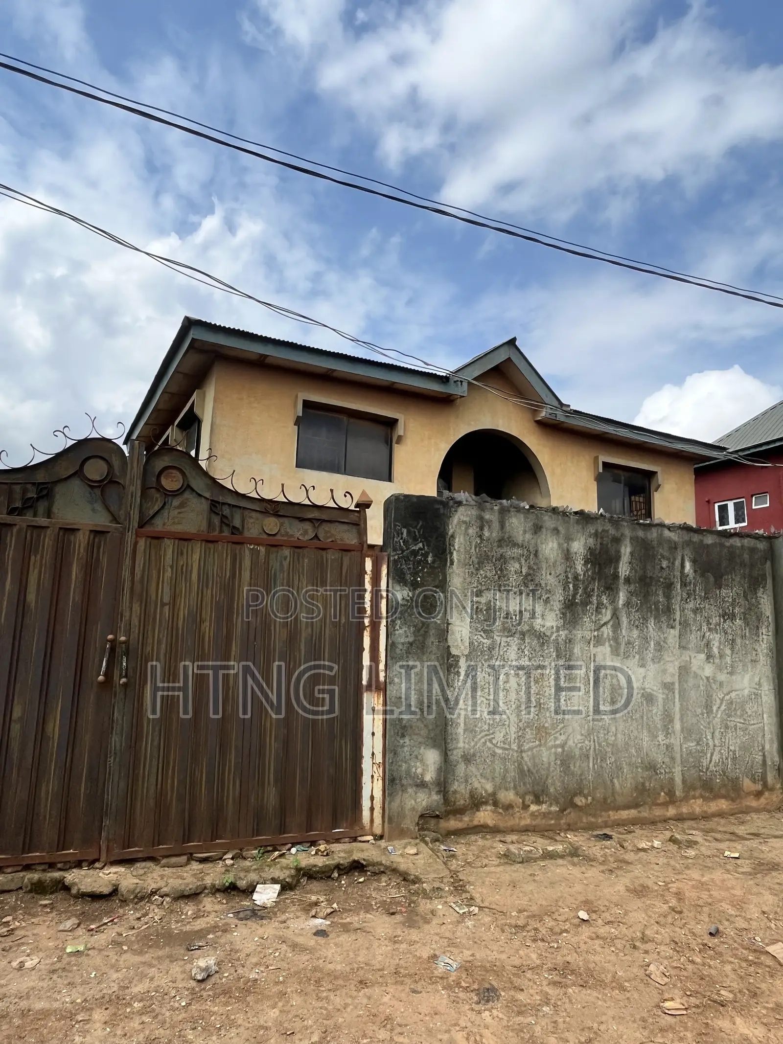 3bdrm Block of Flats in Igbogbo for sale in Igbogbo
