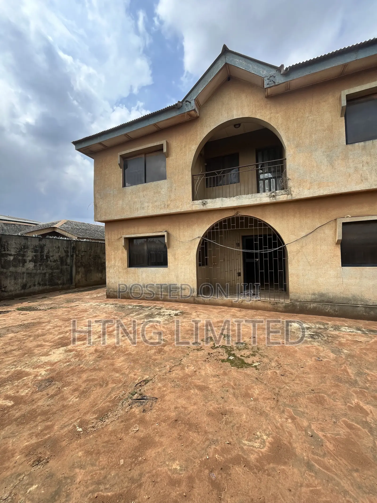 3bdrm Block of Flats in Igbogbo for sale in Igbogbo