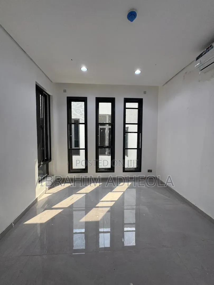 6bdrm Duplex in Old Ikoyi for sale in Old Ikoyi
