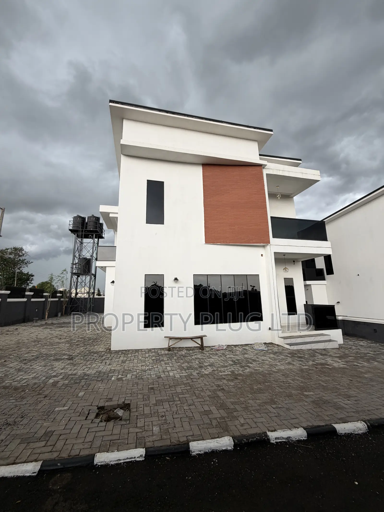 5bdrm Duplex in Kaura for sale in Kaura