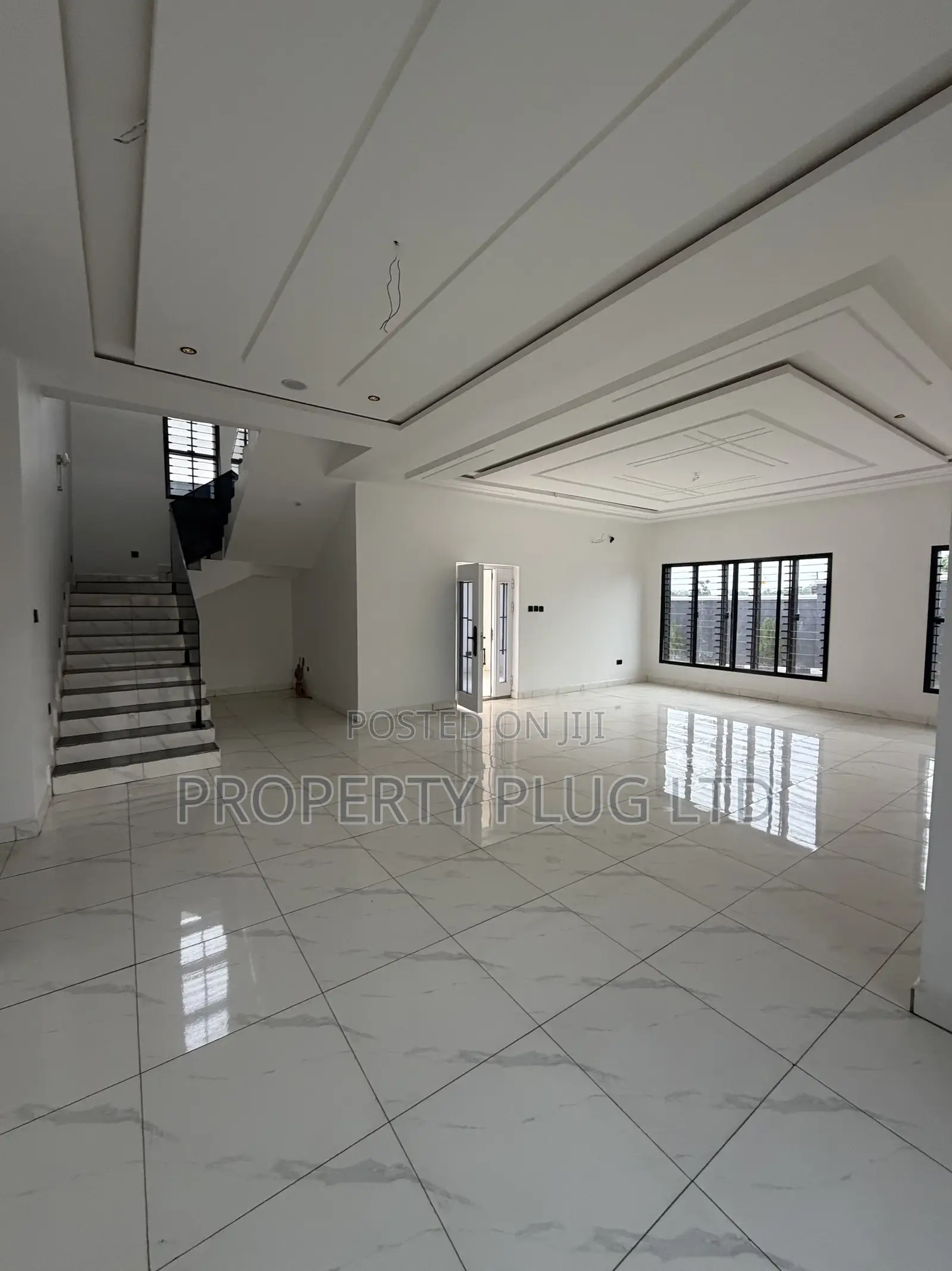 5bdrm Duplex in Kaura for sale in Kaura