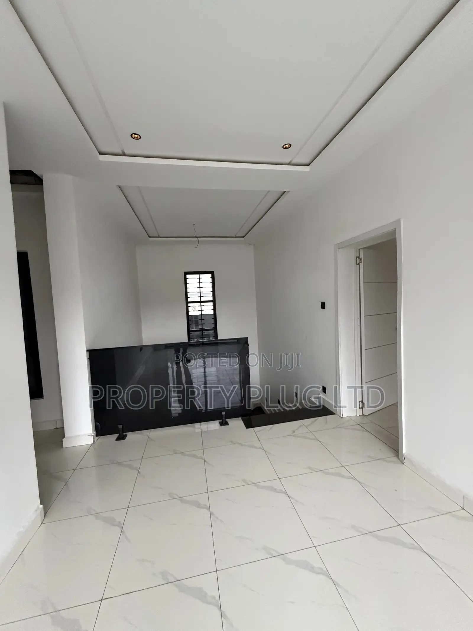 5bdrm Duplex in Kaura for sale in Kaura