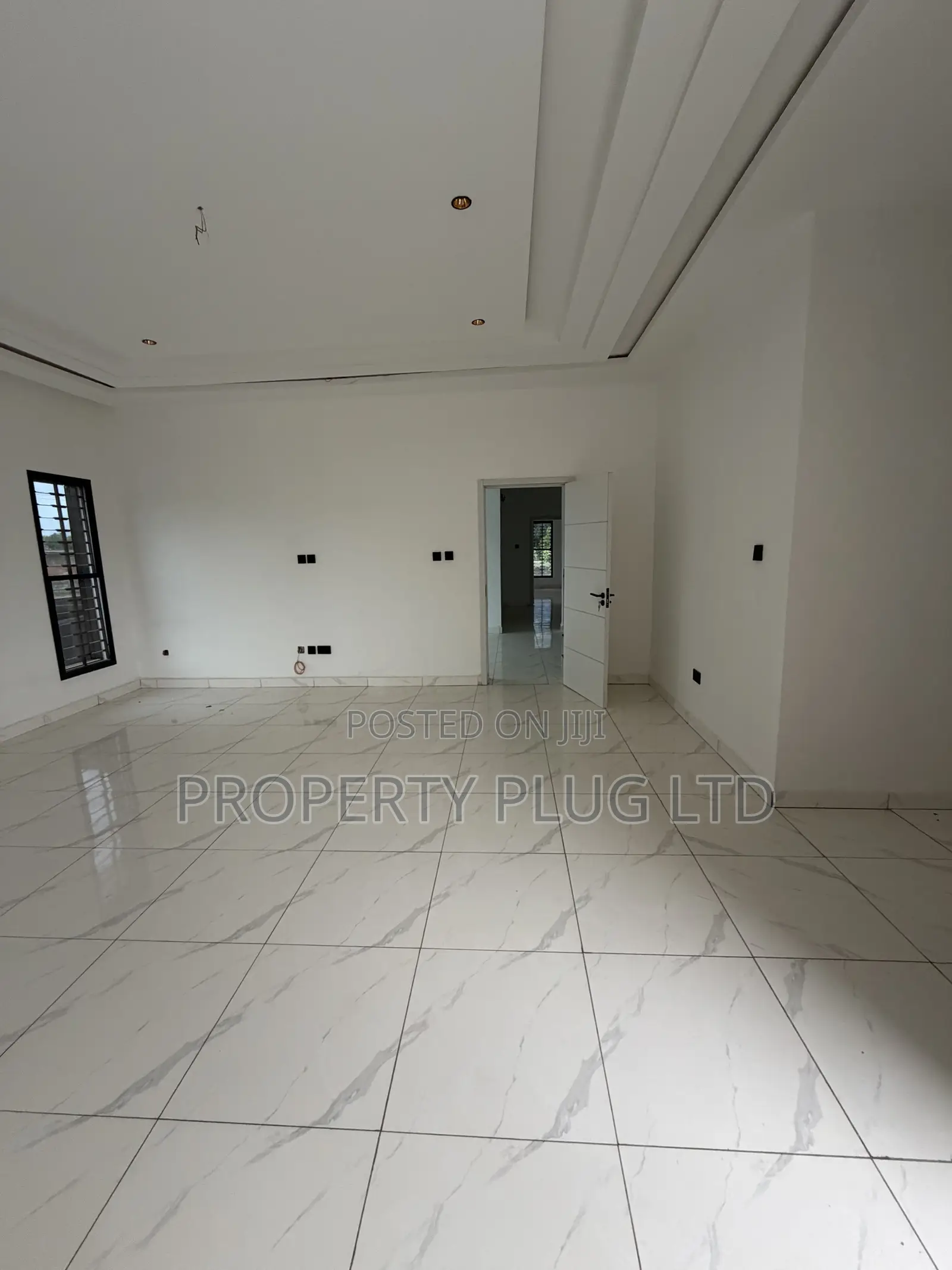 5bdrm Duplex in Kaura for sale in Kaura