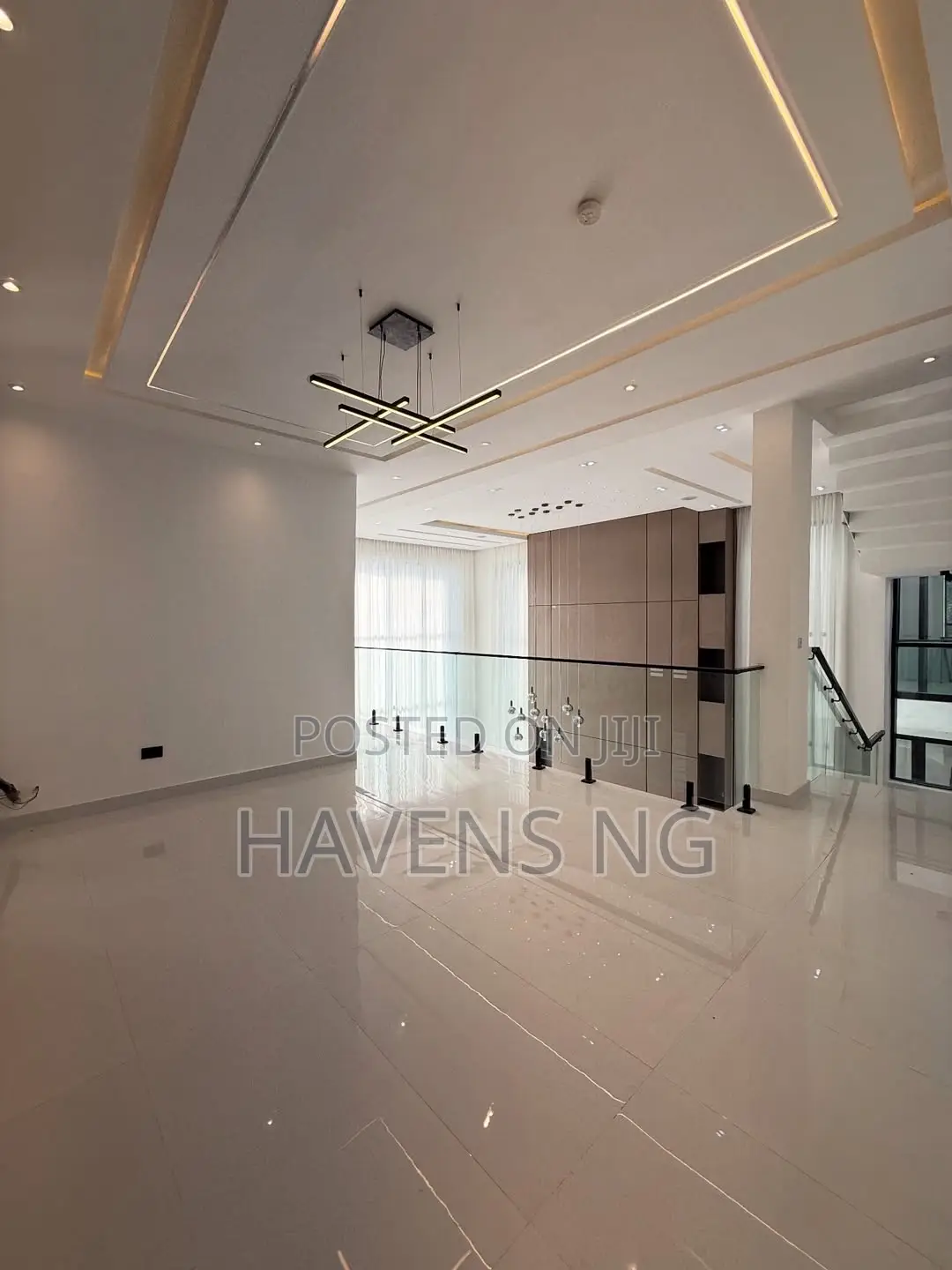 5bdrm Duplex in Ikota for sale in Ikota