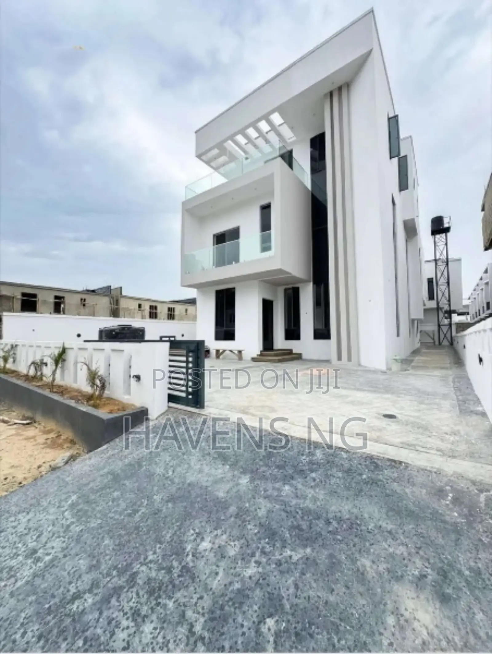 5bdrm Duplex in Ikota for sale in Ikota