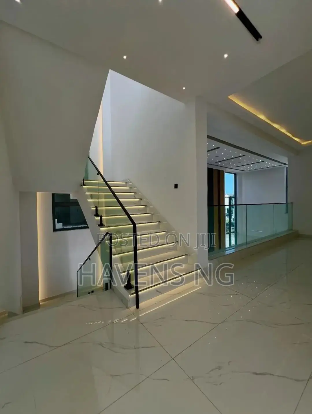 5bdrm Duplex in Ikota for sale in Ikota