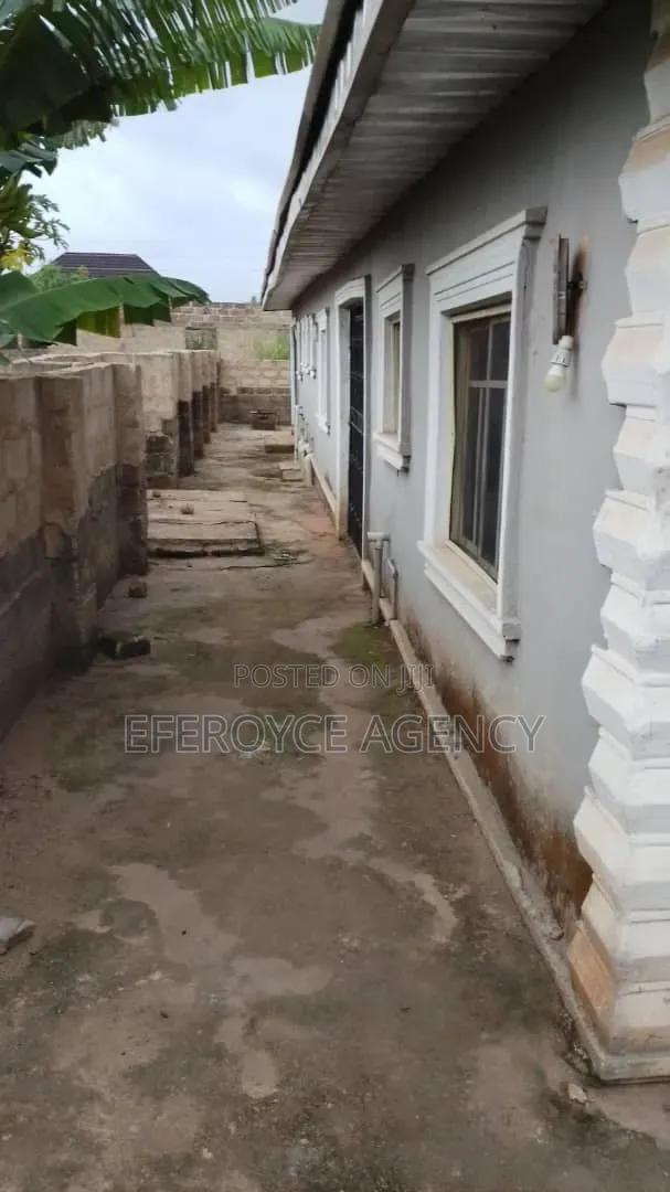 2bdrm Apartment in Auchi Road, Benin City for rent in Benin City
