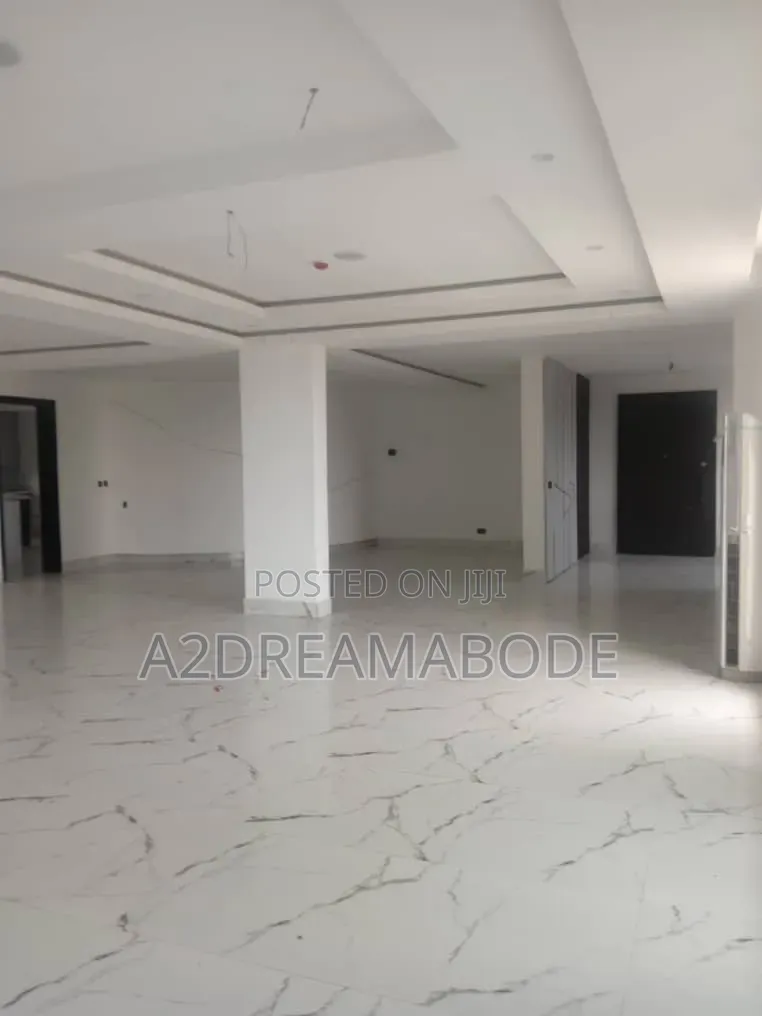 4bdrm Maisonette in By Banana Island for sale in Banana Island