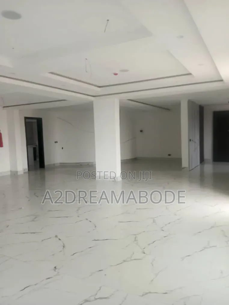 4bdrm Maisonette in By Banana Island for sale in Banana Island