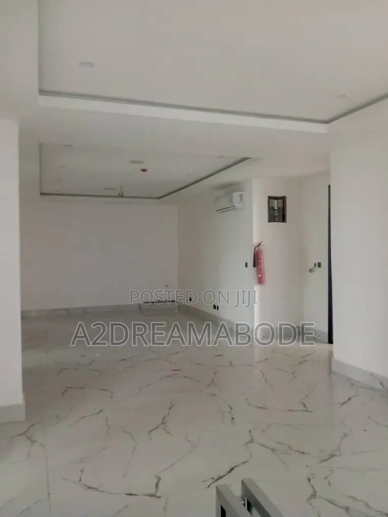 4bdrm Maisonette in By Banana Island for sale in Banana Island