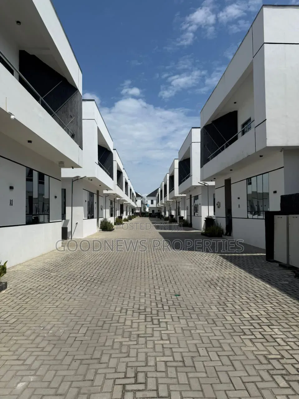 4bdrm Duplex in Orchid Road Lekki, Ikota for sale in Ikota