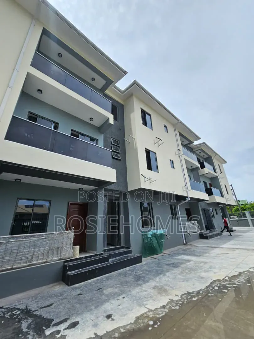 4bdrm Duplex in Lekki Phase 1 for rent in Lekki Phase 1
