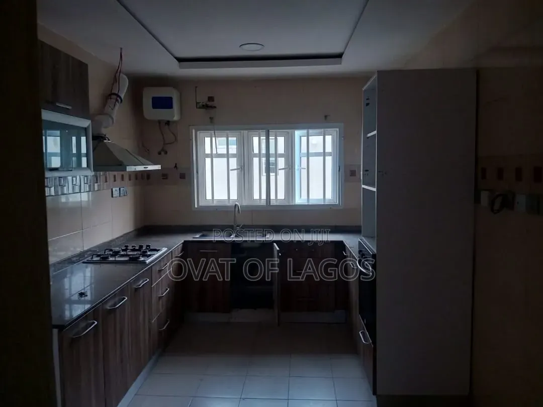 3bdrm Apartment in Oniru, 1004 for rent in 1004