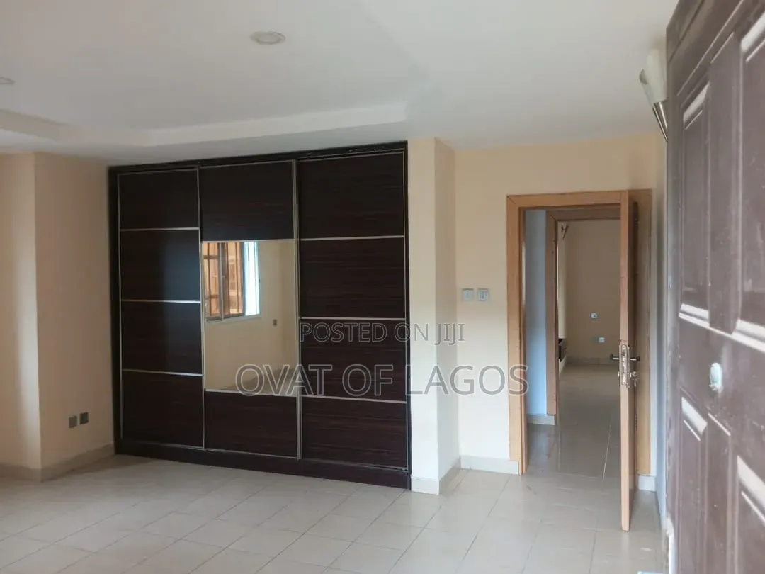 3bdrm Apartment in Oniru, 1004 for rent in 1004