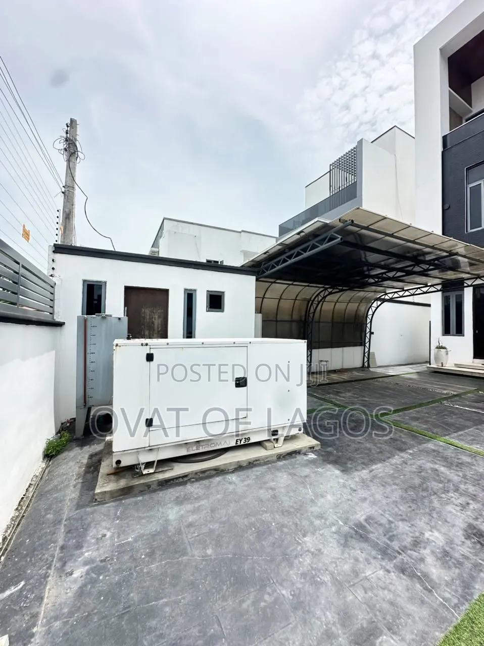 5bdrm Duplex in Idado for rent in Idado