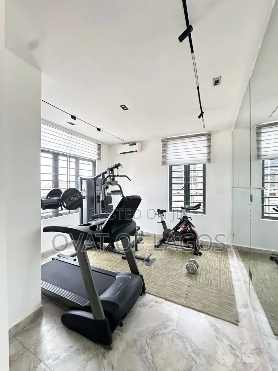 5bdrm Duplex in Idado for rent in Idado
