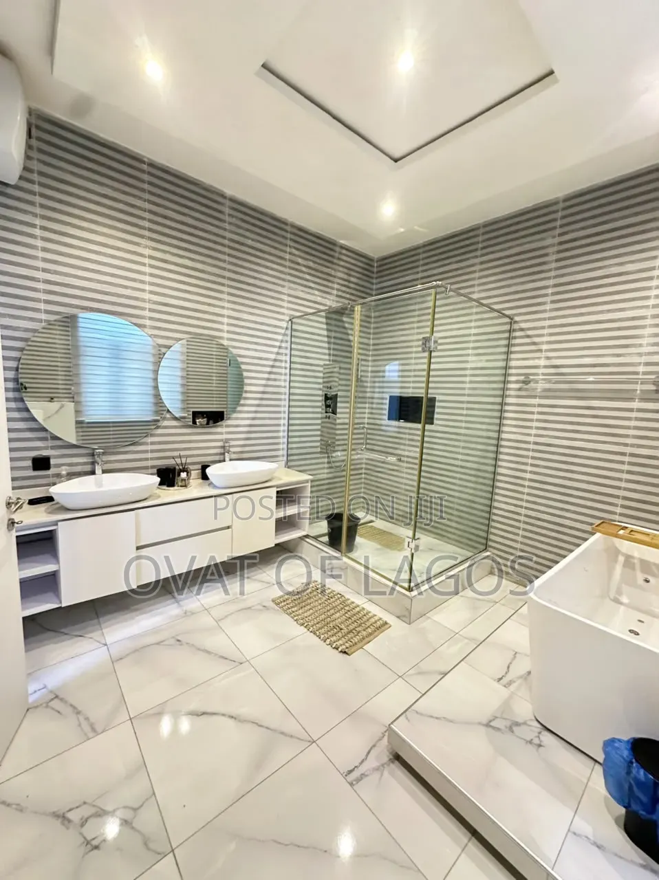 5bdrm Duplex in Idado for rent in Idado