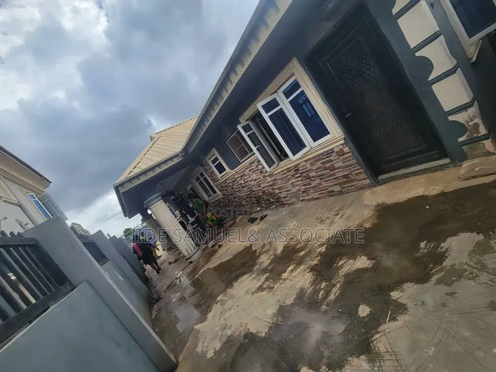 Furnished 4bdrm Bungalow in Ayobo for sale in Ayobo