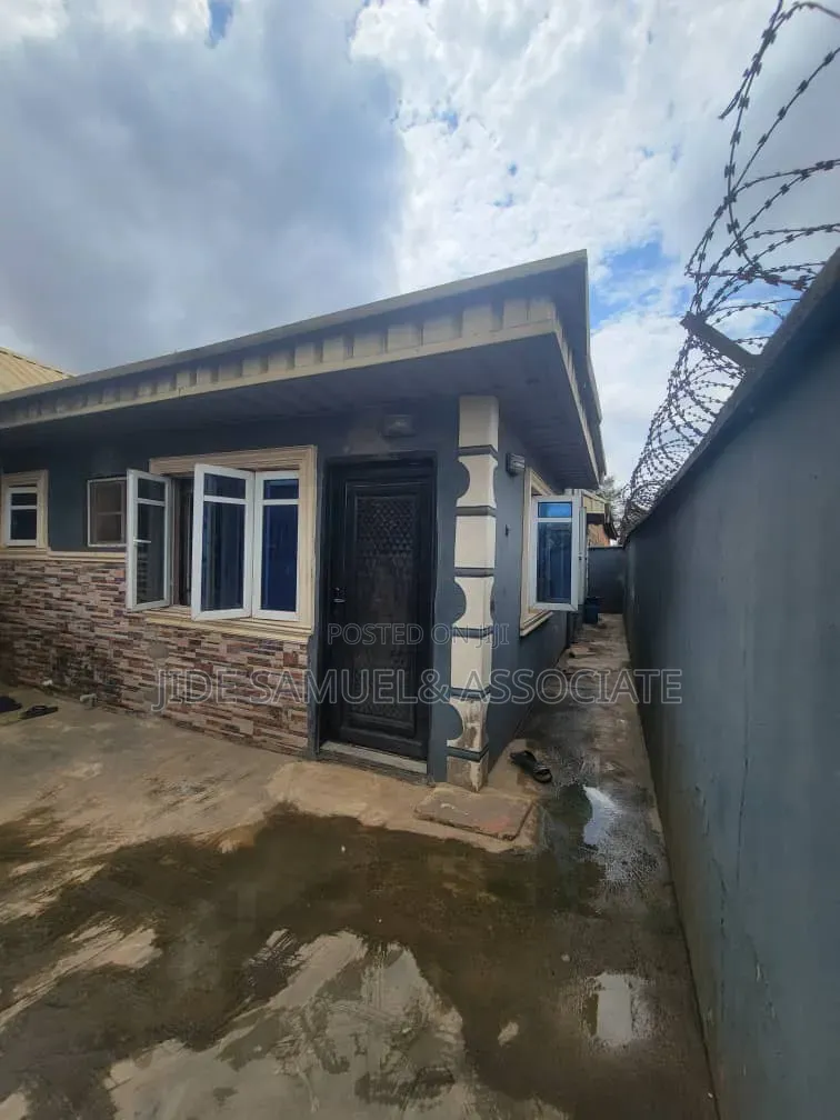 Furnished 4bdrm Bungalow in Ayobo for sale in Ayobo