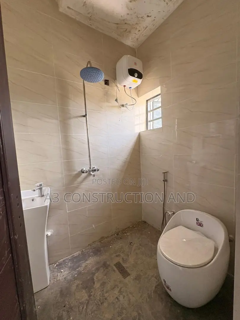2bdrm Duplex in Kolapo Ishola Gra, Akobo for rent in Akobo