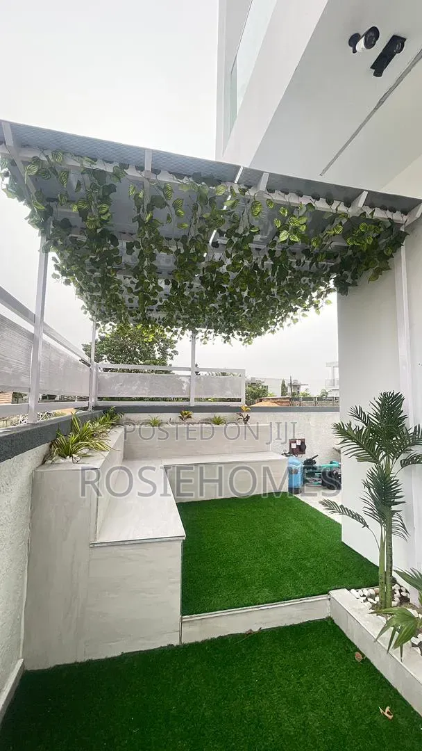 5bdrm Duplex in Osapa London for sale in Osapa london
