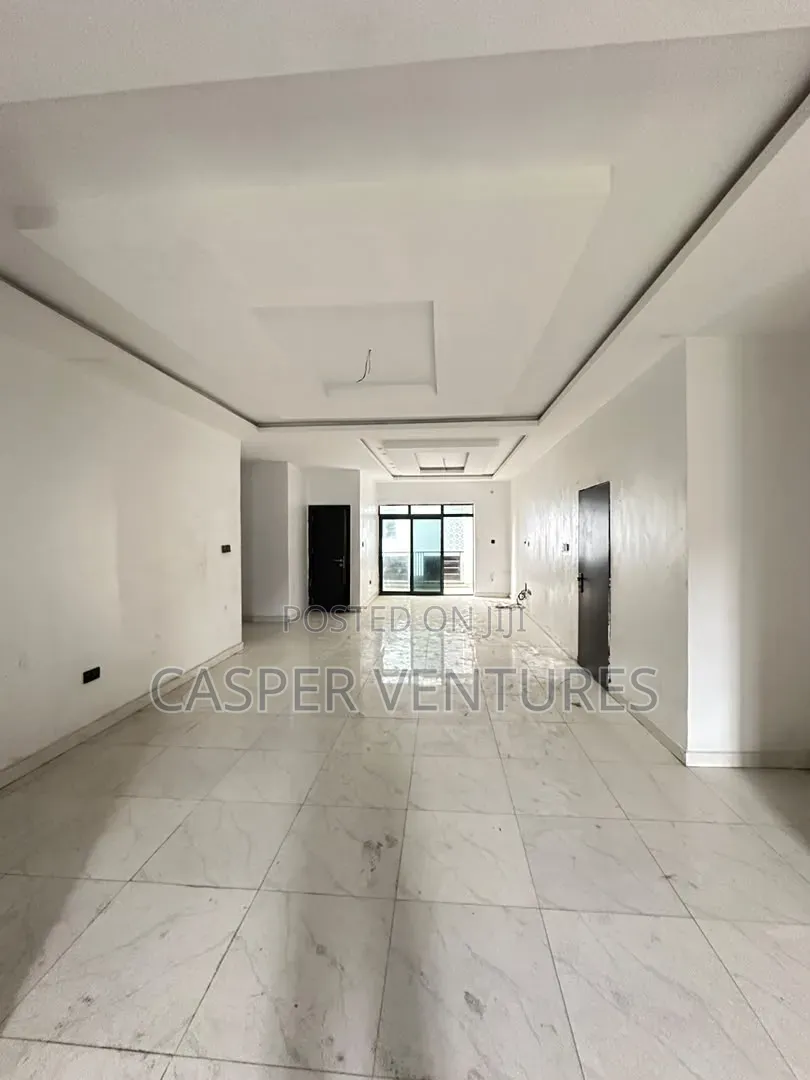 3bdrm Apartment in Meadow, Ikate for sale in Ikate