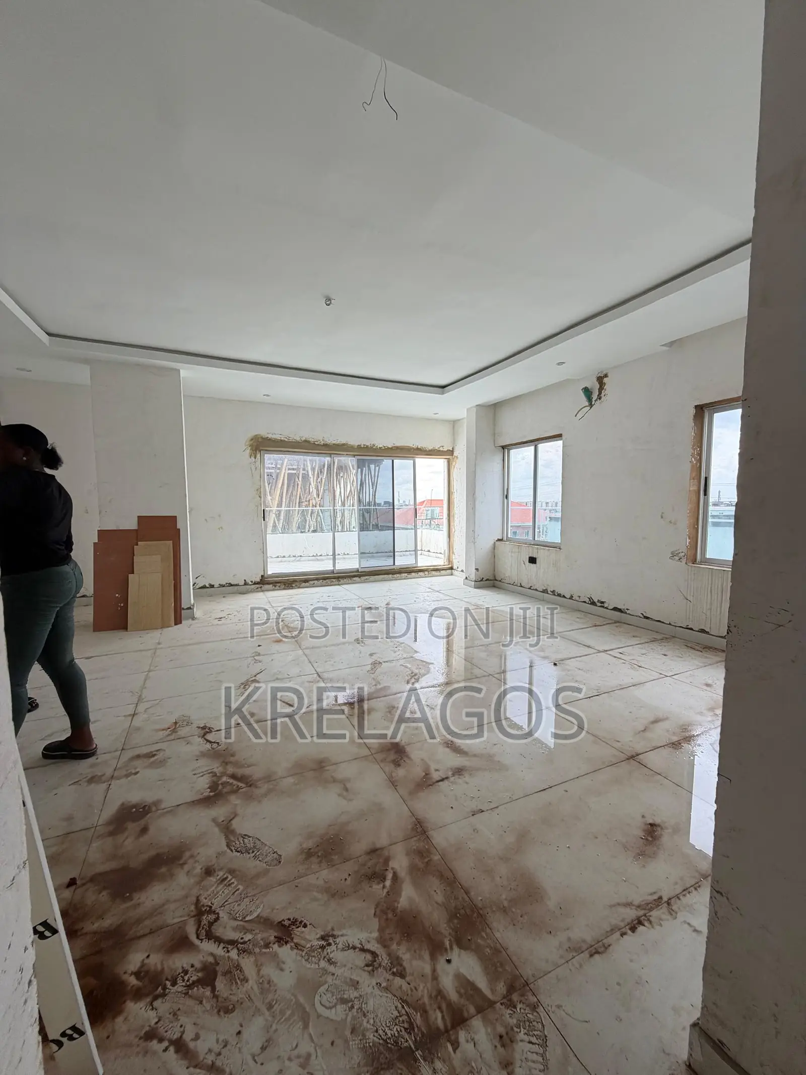 3bdrm Penthouse in Ikate for sale in Ikate