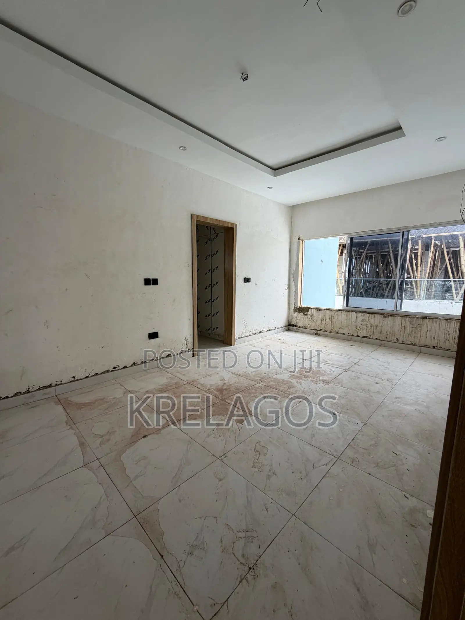 3bdrm Penthouse in Ikate for sale in Ikate